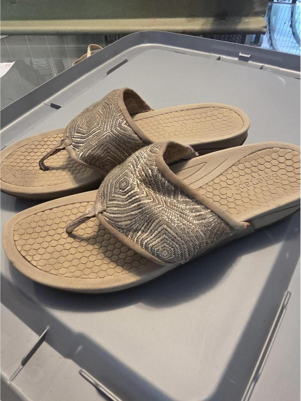 Baretraps Womens Dasie Gold Slip On Thong Wedge Sandals Shoes Comfort 11M ]